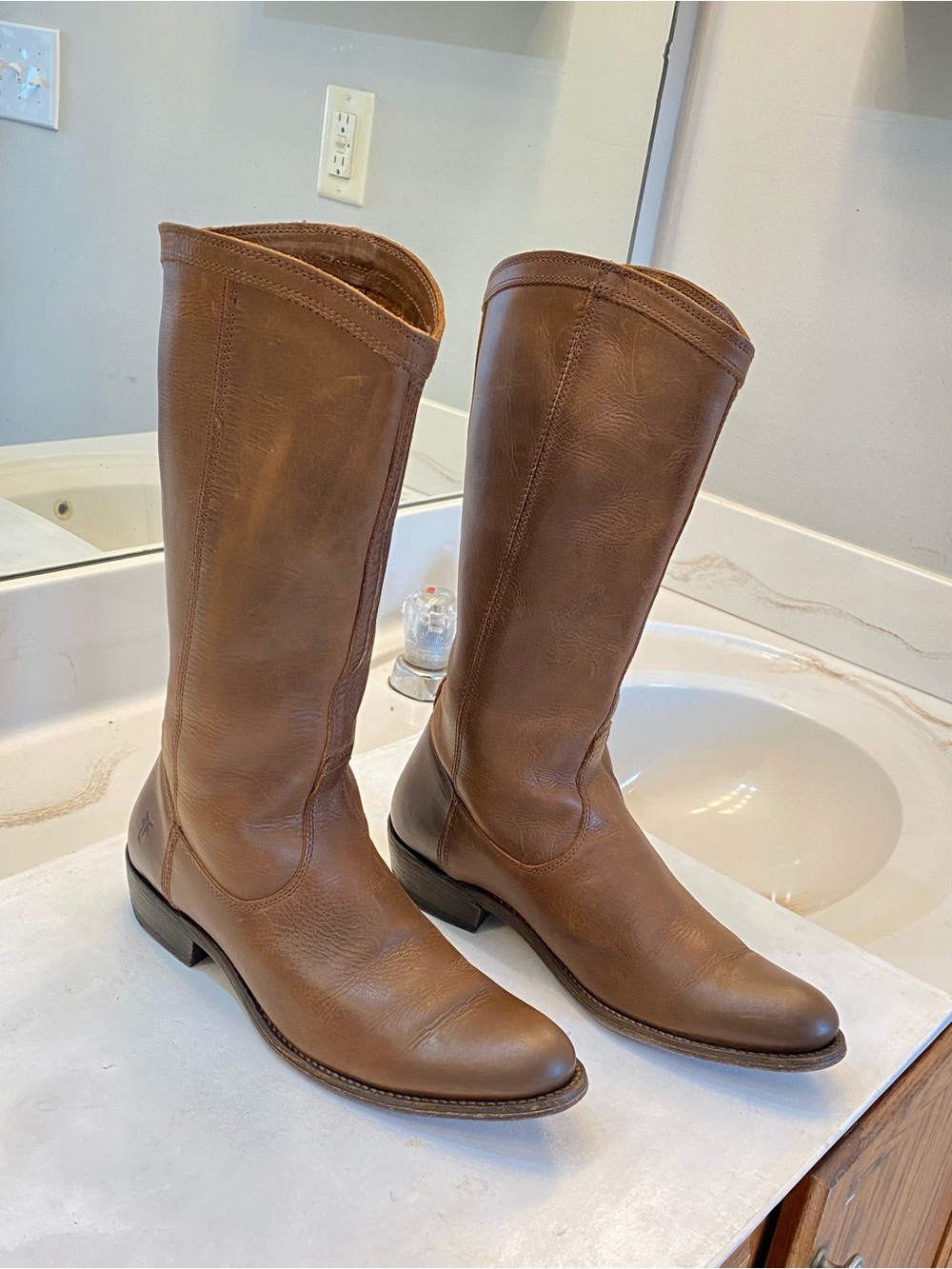 Frye Melissa Tall Riding Boot, Women’s size 8 excellent condition perfect bottom